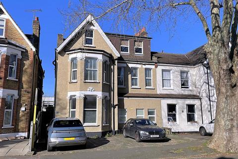 2 bedroom flat for sale, Hammelton Road, Bromley, BR1