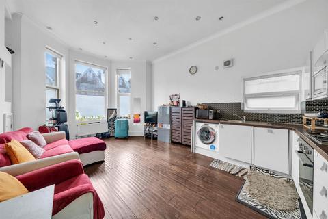 2 bedroom flat for sale, Hammelton Road, Bromley, BR1