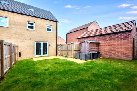 33 Heselden Drive, Wakefield, WF1 4FQ