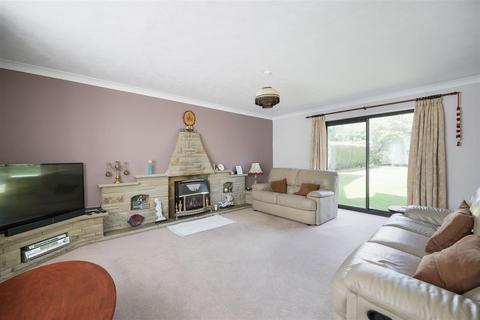 5 bedroom detached house for sale, The Crest, Bradley, Huddersfield