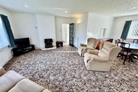 3 bedroom detached bungalow for sale, Lon Ceredigion, Pwllheli