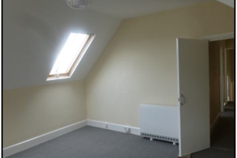 2 bedroom flat to rent, Little Triangle, Teignmouth TQ14
