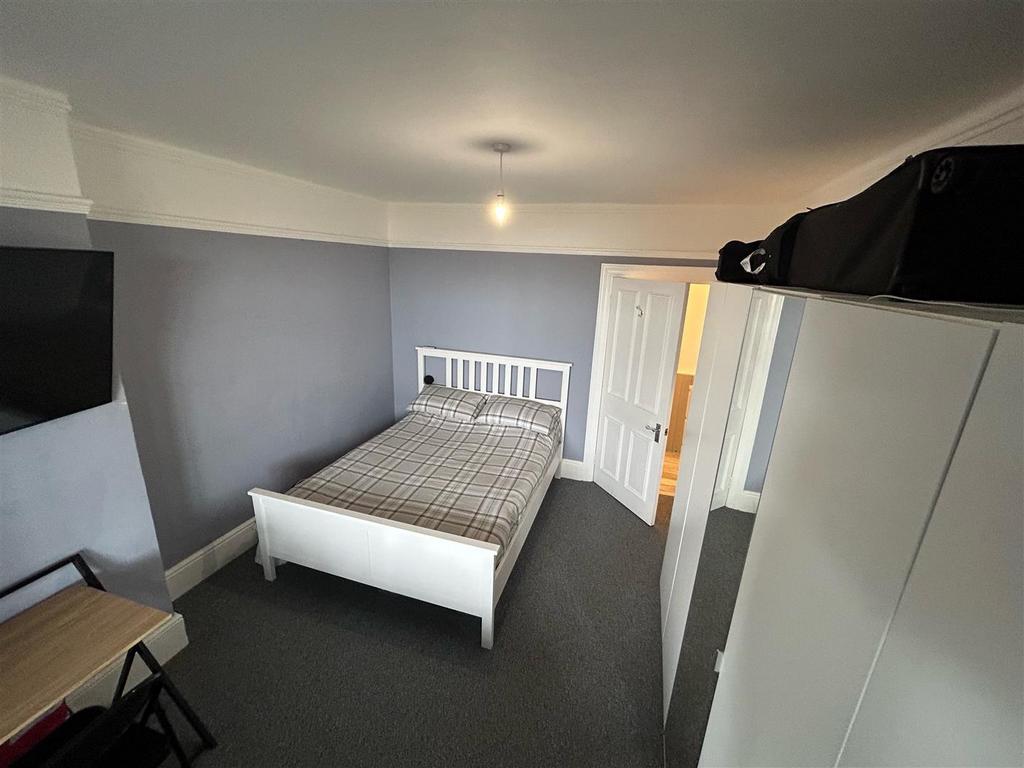 Bedroom 2.jpg
