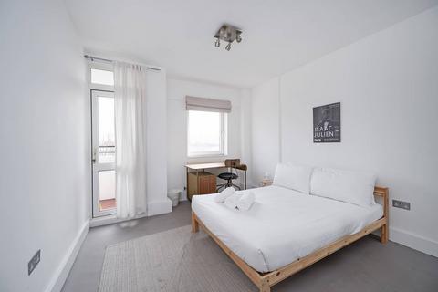 4 bedroom flat to rent, Percival Street, Clerkenwell, London, EC1V