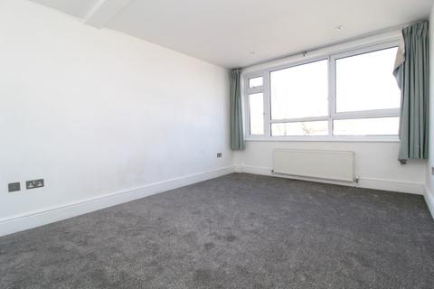 2 bedroom apartment to rent, Hutton Road, Shenfield, CM15