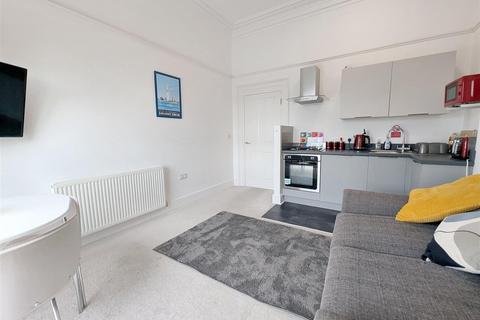 1 bedroom flat for sale, Castle Street, Ryde