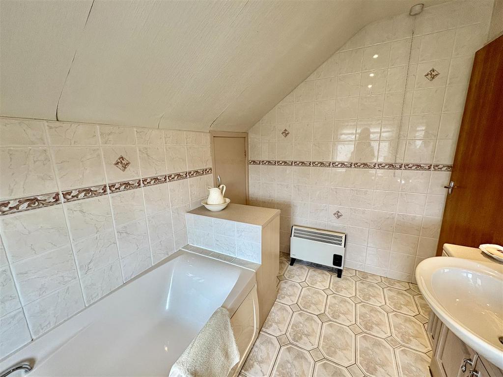 Bramleys Estate Agents - Sefton Avenue - Elland (6