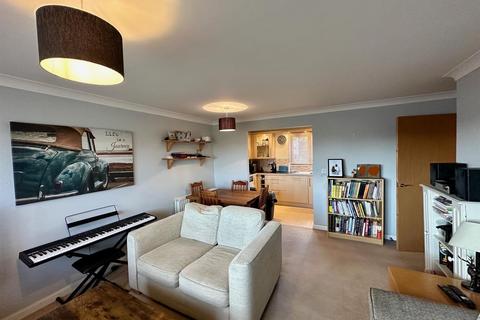 2 bedroom flat for sale, Eagle Way, Peterborough PE7