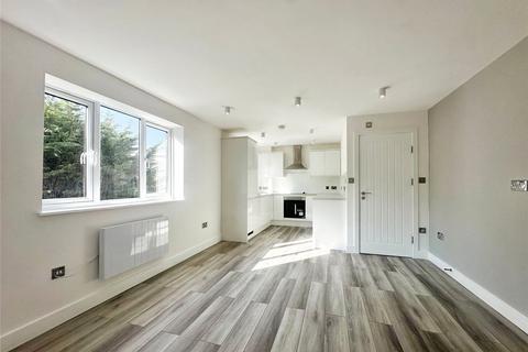 Studio to rent, King Georges Avenue, Hertfordshire WD18