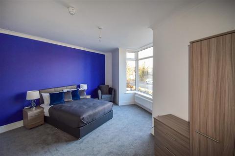 1 bedroom in a house share to rent, Bradford Road, Shipley, BD18 3NP