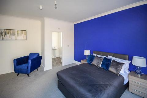 1 bedroom in a house share to rent, Bradford Road, Shipley, BD18 3NP