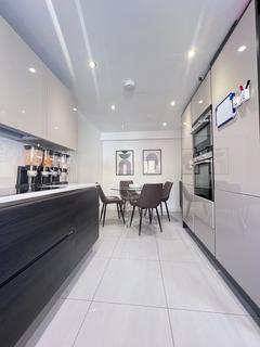 5 bedroom townhouse to rent, Rainbow Avenue, London E14