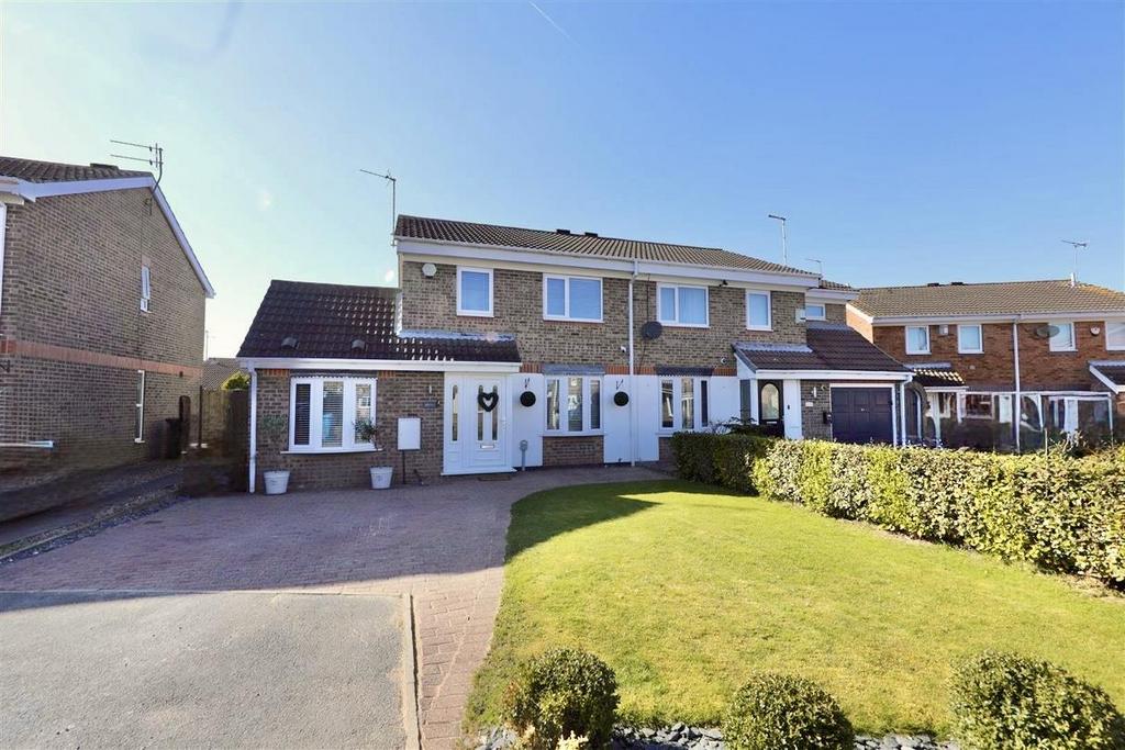 The Queensway, Hull 3 bed semi-detached house - £190,000