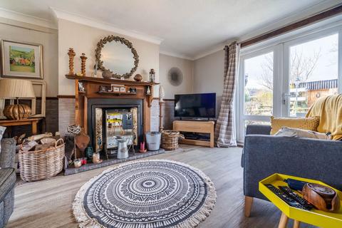 3 bedroom semi-detached house for sale, 22 Beck Nook, Staveley