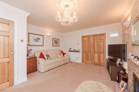 10 Longleat, Tamworth, B79 7US