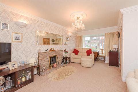10 Longleat, Tamworth, B79 7US
