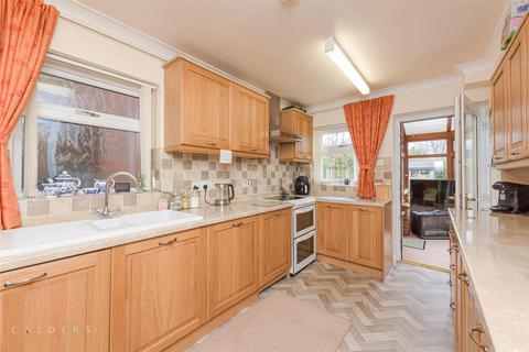 10 Longleat, Tamworth, B79 7US