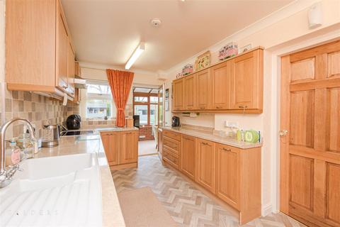 10 Longleat, Tamworth, B79 7US