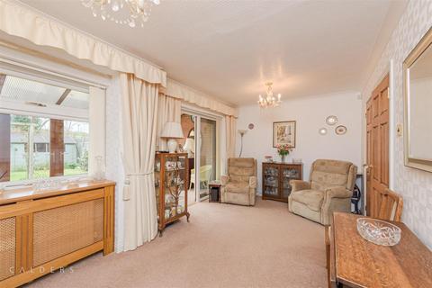 10 Longleat, Tamworth, B79 7US