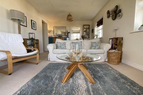 2 bedroom apartment for sale, Green Howards Drive, Scarborough, YO12