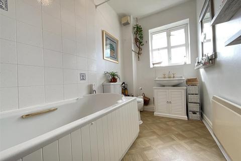 2 bedroom apartment for sale, Green Howards Drive, Scarborough, YO12