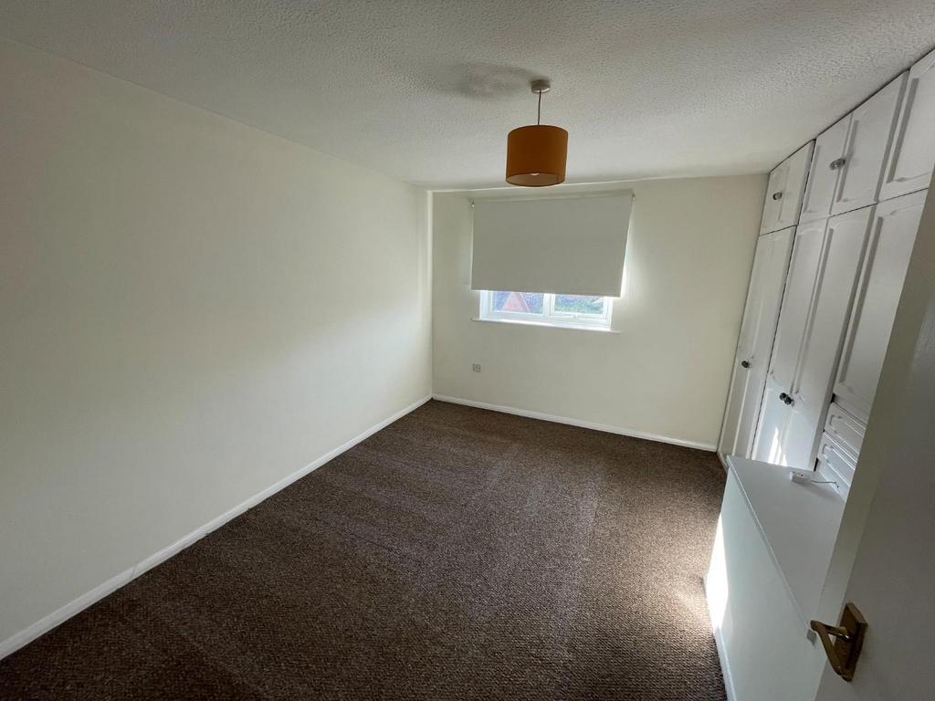 Wide bedroom1.jpg