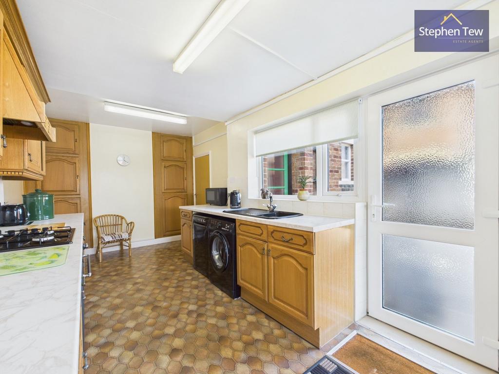 Kitchen/ Breakfast Room