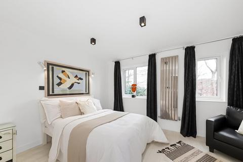2 bedroom maisonette for sale, Lansdowne Wood Close, West Norwood, London, SE27