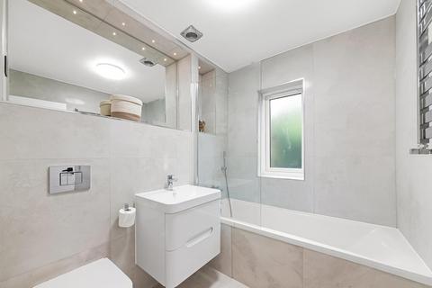 2 bedroom maisonette for sale, Lansdowne Wood Close, West Norwood, London, SE27