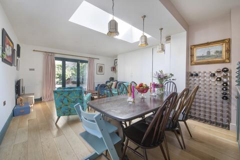 41b Adys Road, London, SE15 4DX