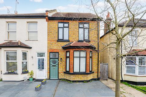 3 bedroom apartment for sale, Fairleigh Drive, Leigh-on-sea, SS9