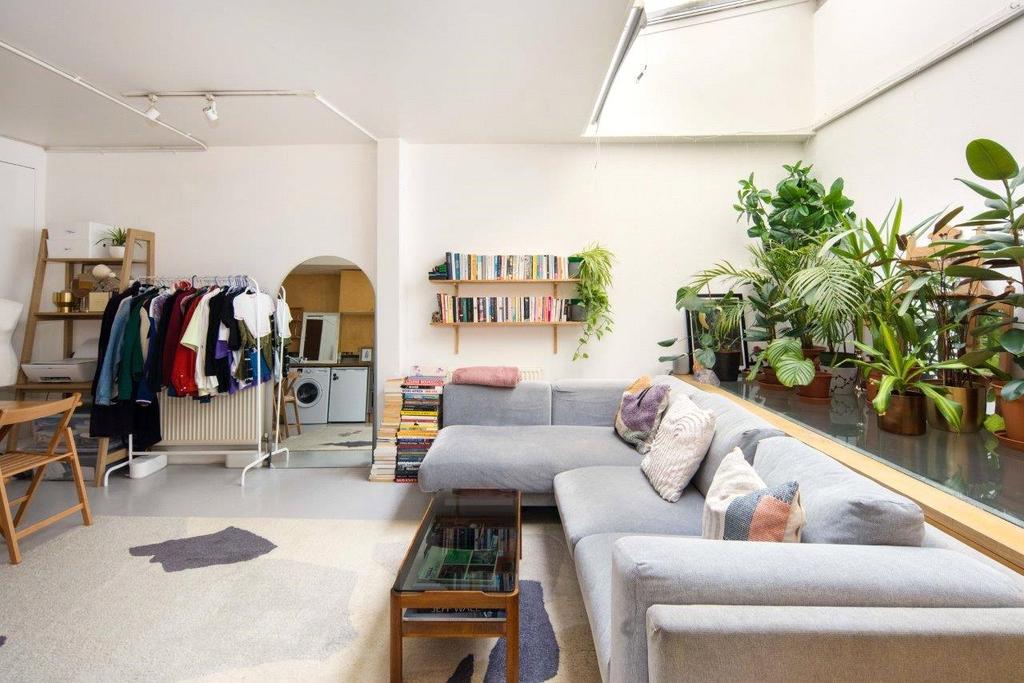 Living Room/Kitchen