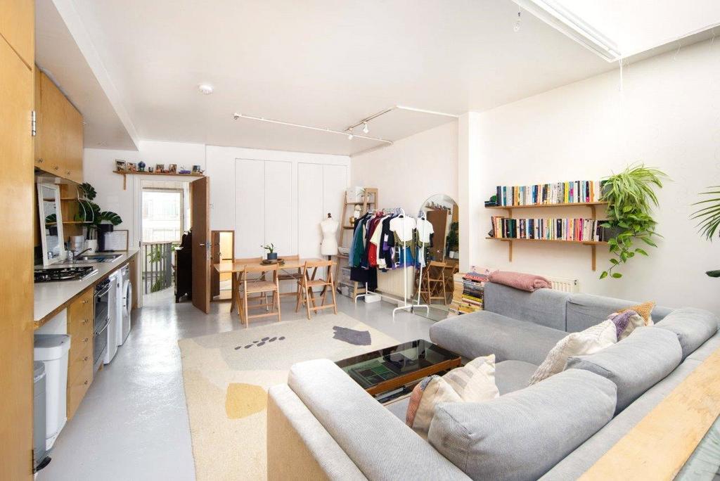 Living Room/Kitchen