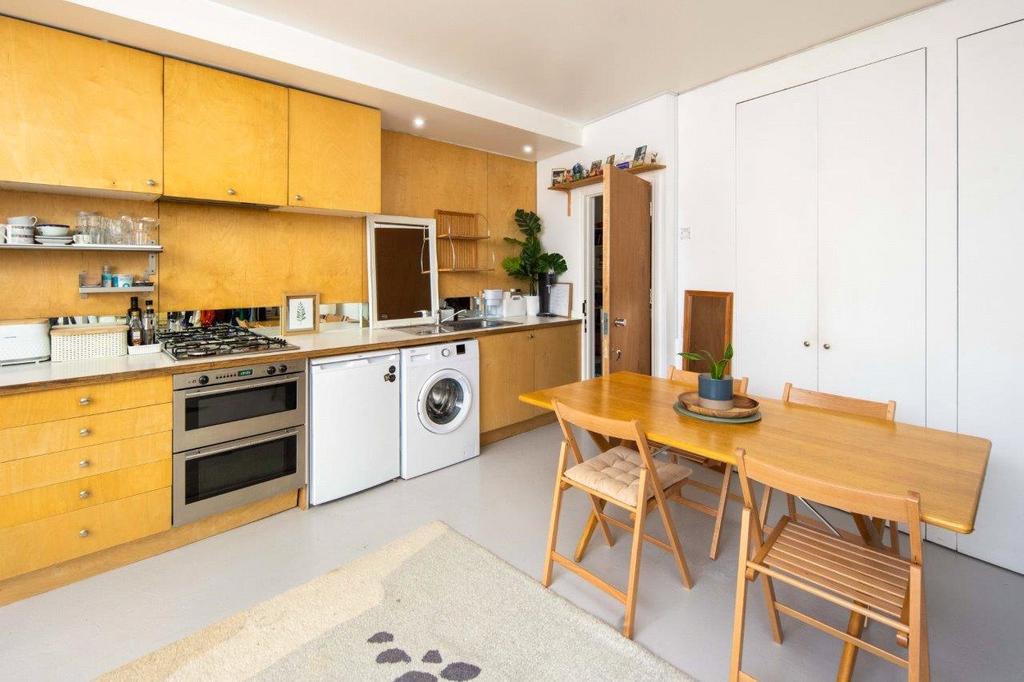 Living Room/Kitchen