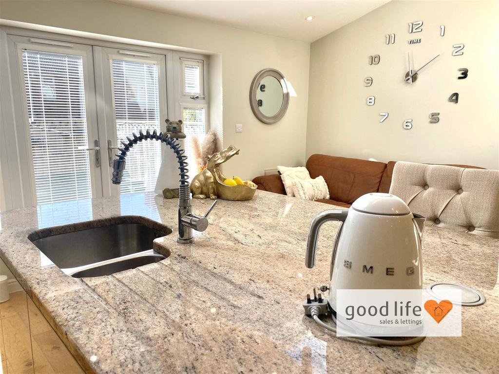 20250320 113507519 i OS39henleyroad.jpg