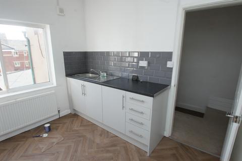 1 bedroom flat to rent, Chester Road, Whitby, Ellesmere Port, Cheshire. CH65