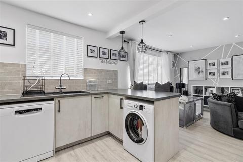 4 bedroom detached bungalow for sale, Manor Park Road, Hailsham