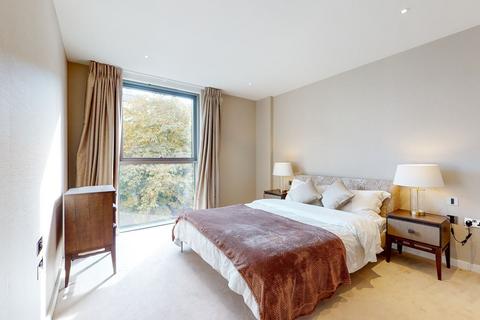 3 bedroom flat to rent, Cremer Street