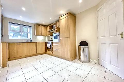 4, The Dene, 17 Forest Road, Poole, BH13 6DP