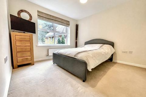 4, The Dene, 17 Forest Road, Poole, BH13 6DP