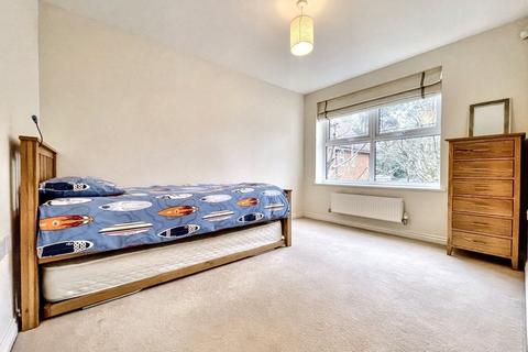4, The Dene, 17 Forest Road, Poole, BH13 6DP