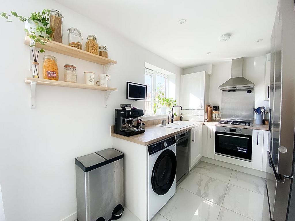 Kitchen/ Dining Room