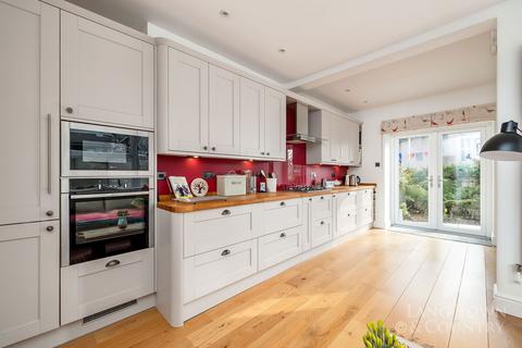 137 Stuart Road, Plymouth, PL1 5LG