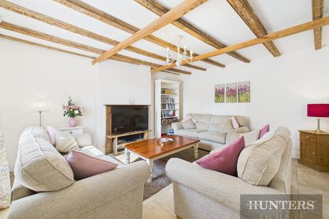 5 bedroom detached house for sale, West Street, Muston, Filey