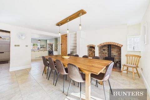 5 bedroom detached house for sale, West Street, Muston, Filey