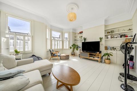 2 bedroom apartment to rent, Englewood Road Balham SW12