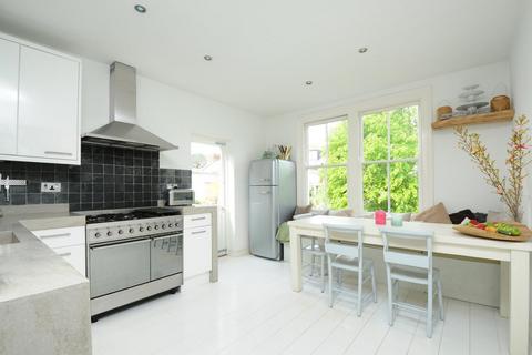 2 bedroom apartment to rent, Englewood Road Balham SW12