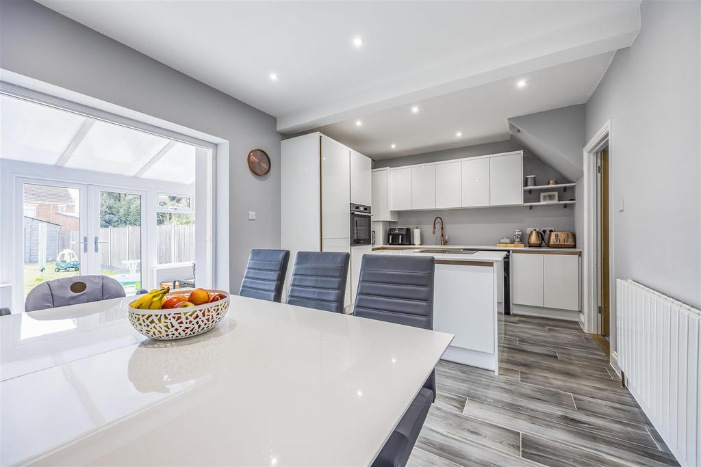 50 Green Lane, Copnor-Portico Marketing-Sold By-26.j
