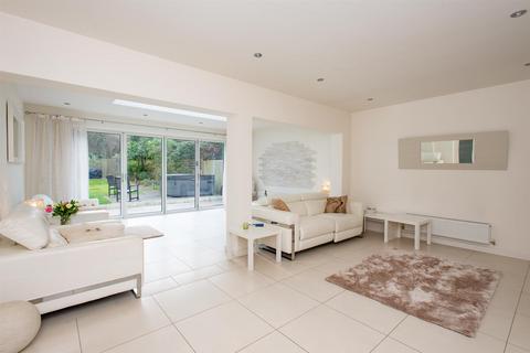 1 The Birches, Orpington, BR6 8NH