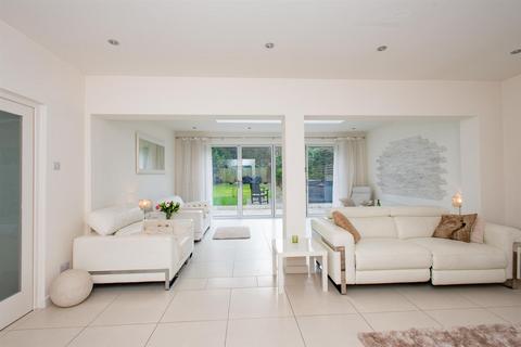 1 The Birches, Orpington, BR6 8NH